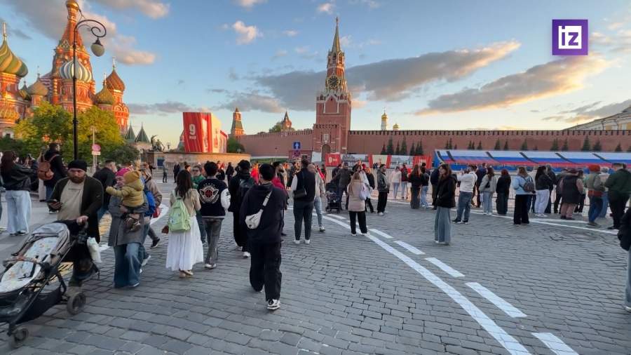 В Москву приезжают туристы более чем из ста стран мира