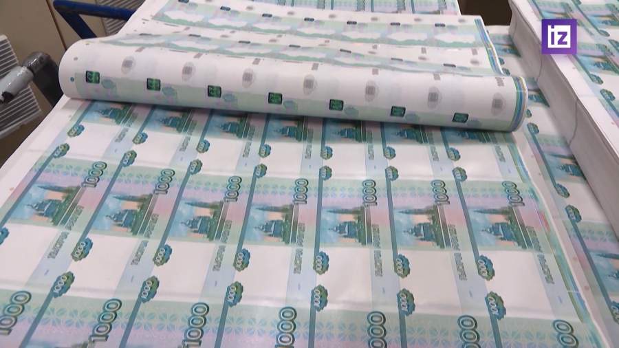 Каждый седьмой россиянин держит все свои накопления в наличных