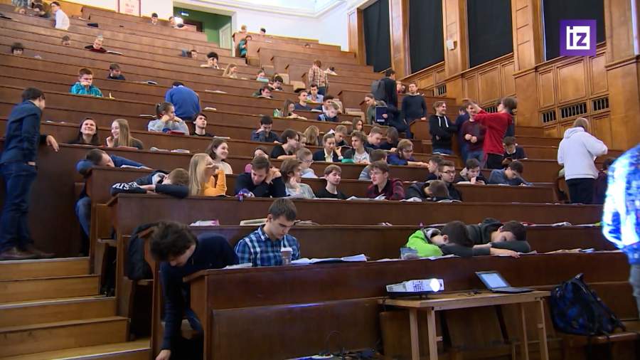 Выпускники в РФ стали чаще выбирать профессии в сфере инженерии и медицины
