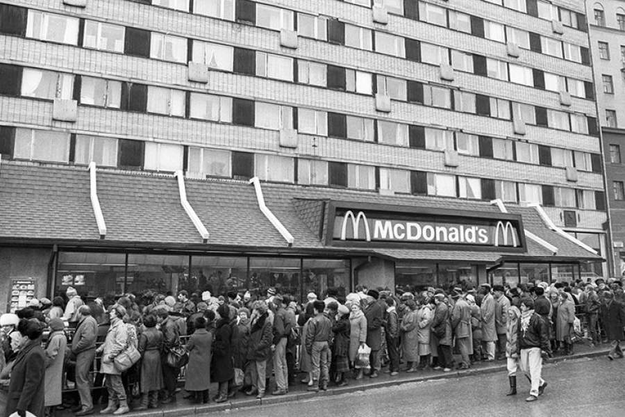 Фото Очереди В Первый Макдональдс