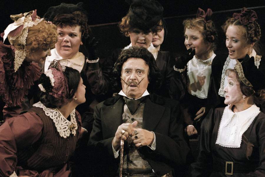 Владимир Этуш