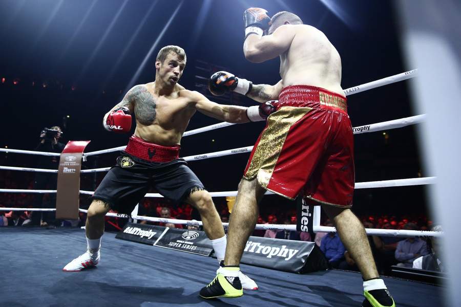 Боксеры Майрис Бриедис и Брэндон Делорье