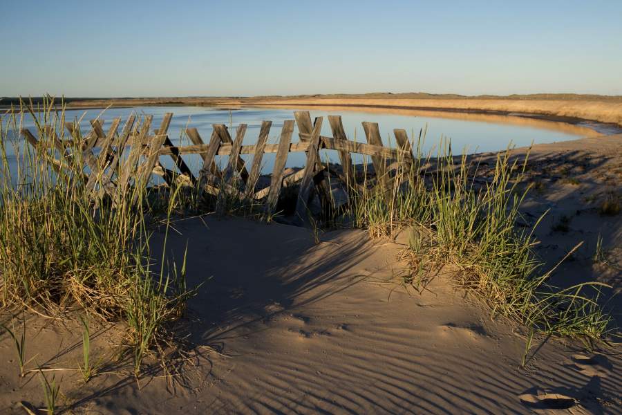 Ветер с моря сдувает пески в Варзугу