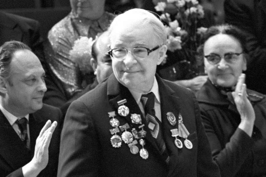 Артист Московского цирка Михаил Николаевич Румянцев (Карандаш)