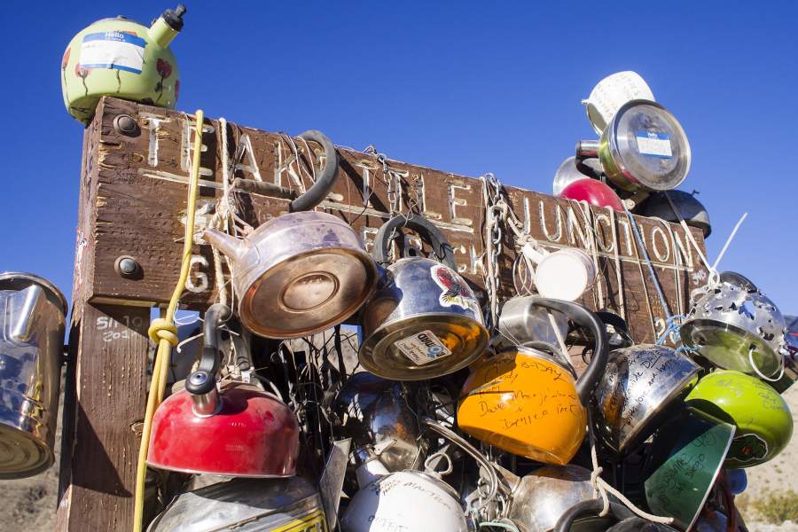 чайники висят