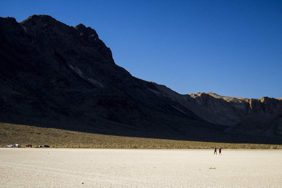 пустыня высохшее озеро