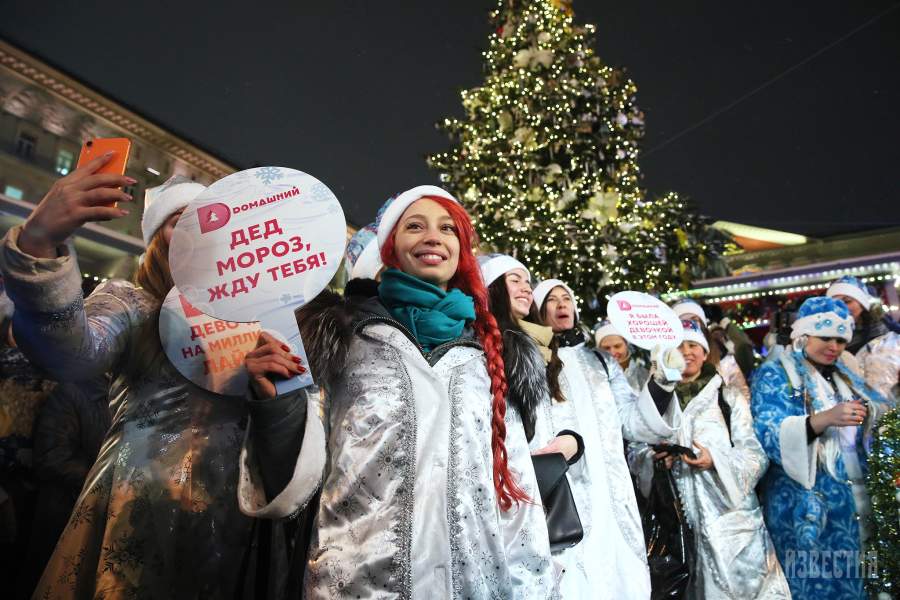 Парад снегурочек