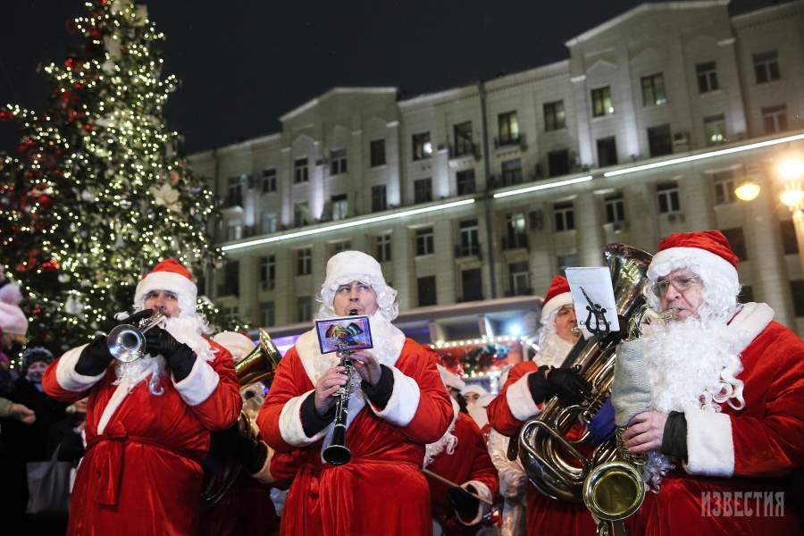 Парад снегурочек