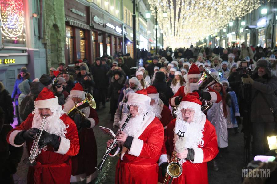 Парад снегурочек