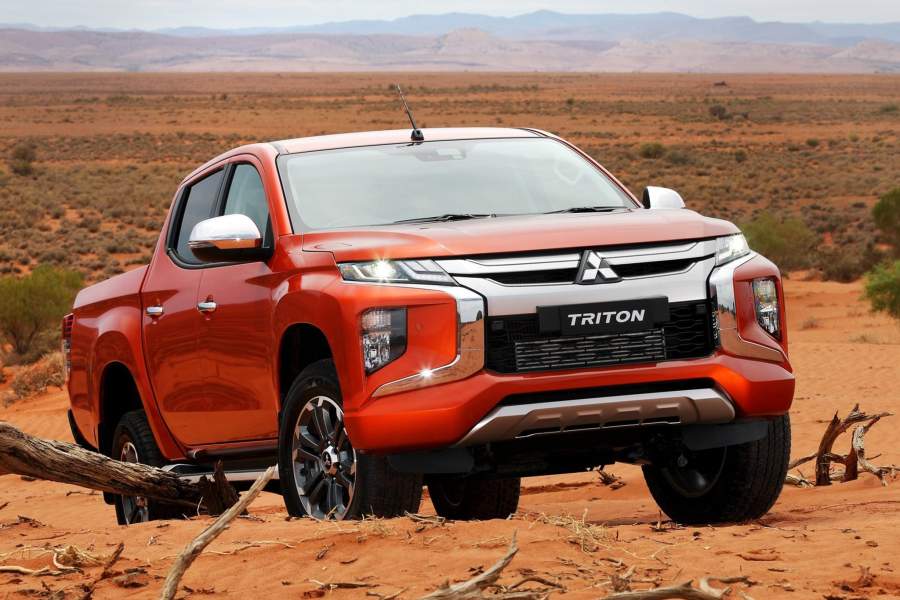 Уже в первой половине следующего года начнутся продажи обновленного пикапа Mitsubishi L200