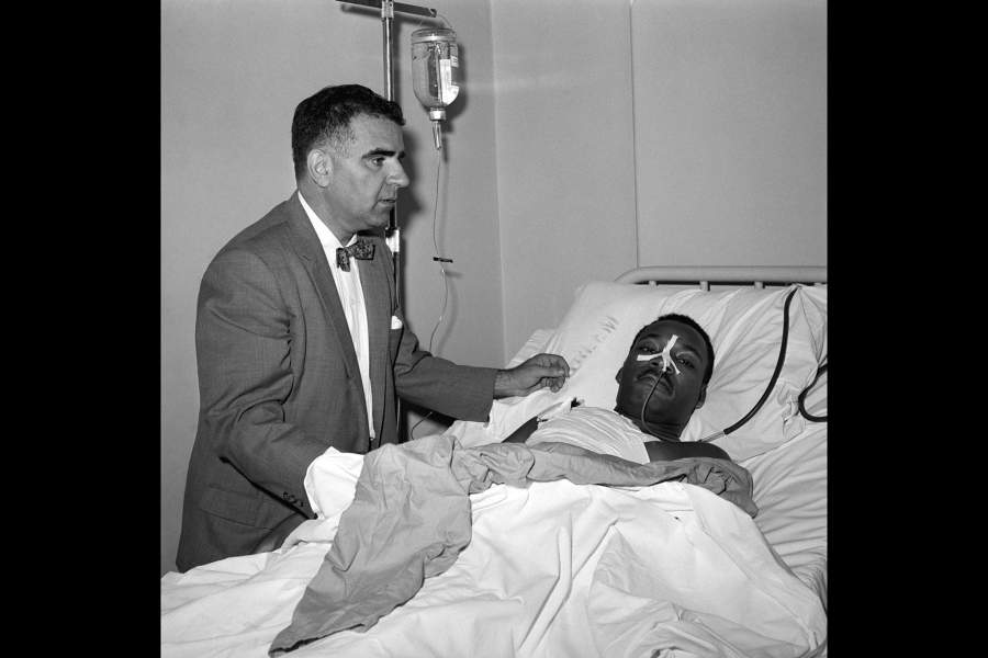Мартин Лютер Кинг в больнице