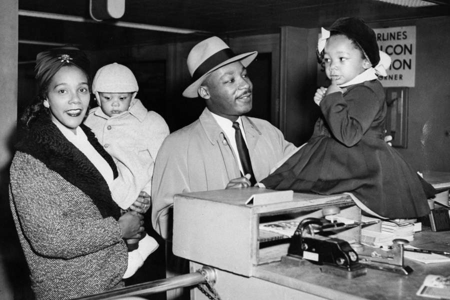 Мартин Лютер Кинг с семьей