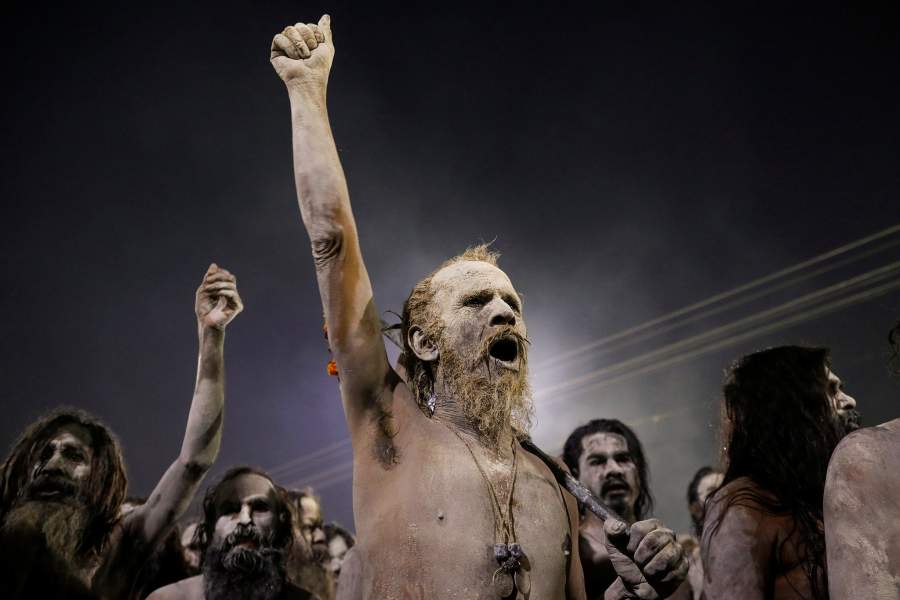 Обряды массового паломничества индусов к святыням индуизма Кумбха Мела