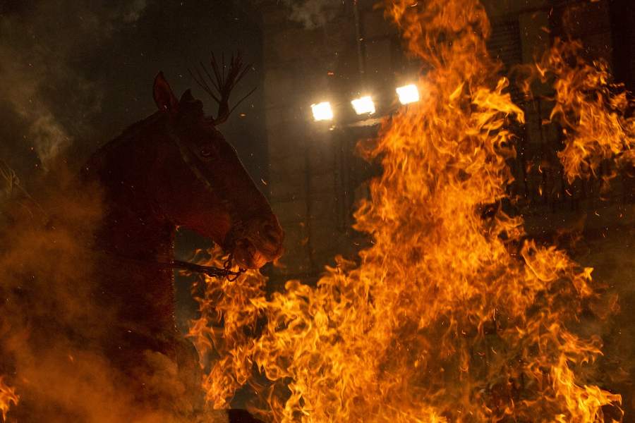 Лошади в огне - фестиваль в Испании