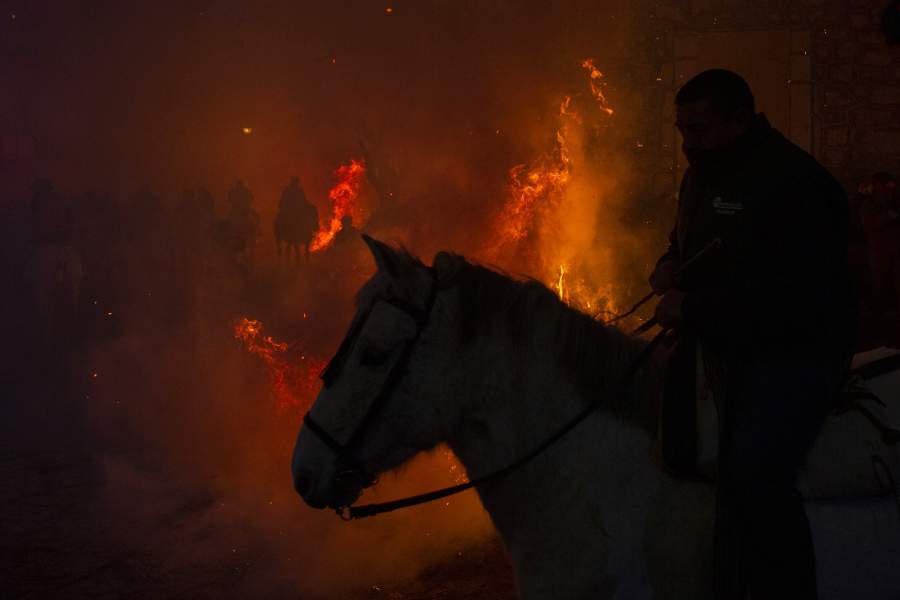 Лошади в огне - фестиваль в Испании