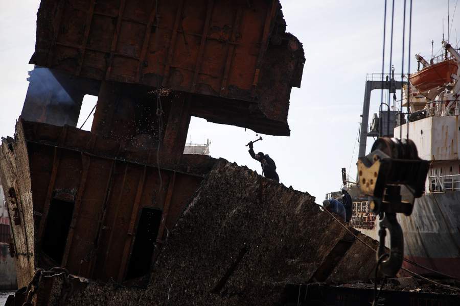 Затонувшие корабли в Греции