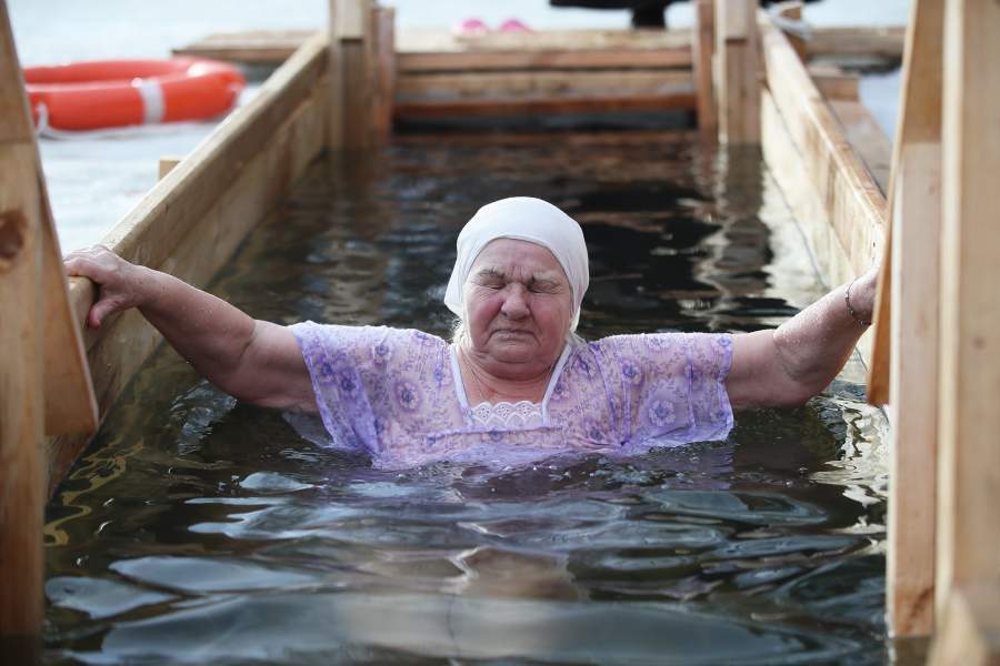 Чудодейственные омовения: христиане встретили день Крещения Господня