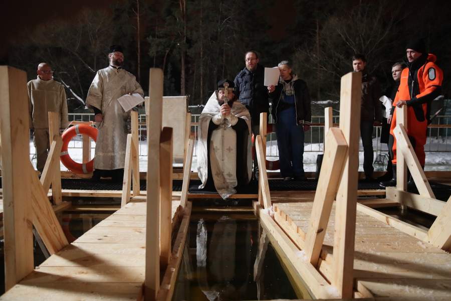 Чудодейственные омовения: христиане встретили день Крещения Господня