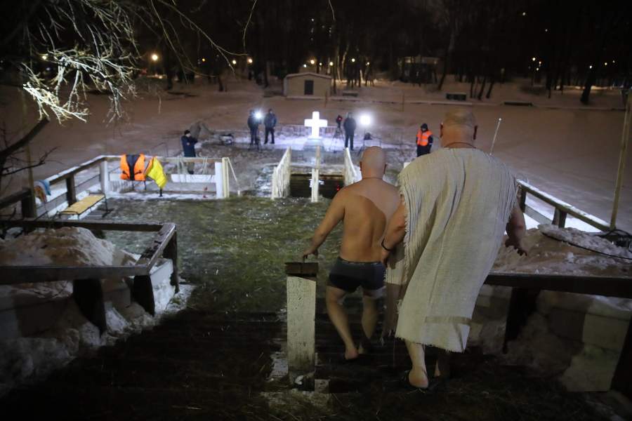 Чудодейственные омовения: христиане встретили день Крещения Господня