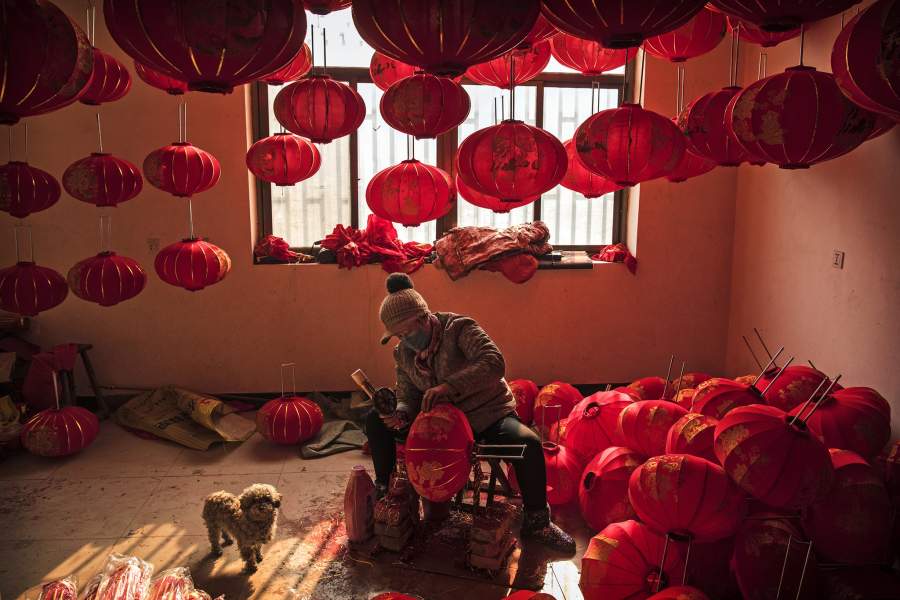Подвесные китайские бумажные фонарики купить в Украине