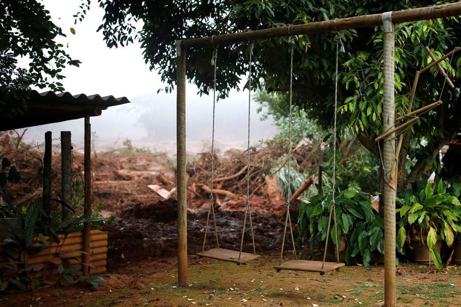 Последствия прорыва дамбы в Бразилии