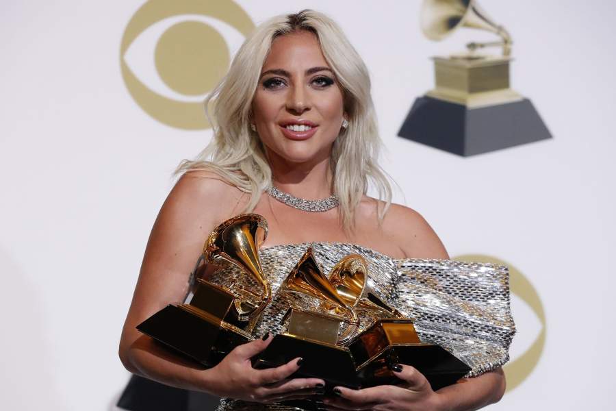 Леди Гага получила награду в номинации «Лучшее сольное выступление» за песню Joanne. А композиция Леди Гаги и Бредли Купера из мелодрамы «Звезда родилась» была отмечена в номинациях «Лучшая песня для визуальных СМИ» и «Лучший поп-дуэт или групповое исполнение»