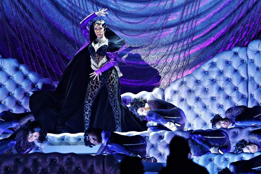 Cardi B исполнила хит «Money Bag»