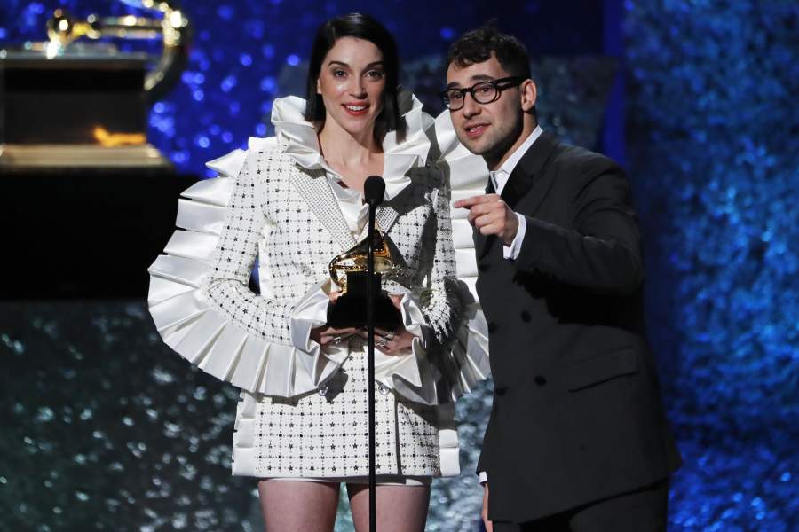 Энни Кларк и Джек Антонофф стали лауреатами в номинации «Лучшая рок-песня» («Masseduction»)