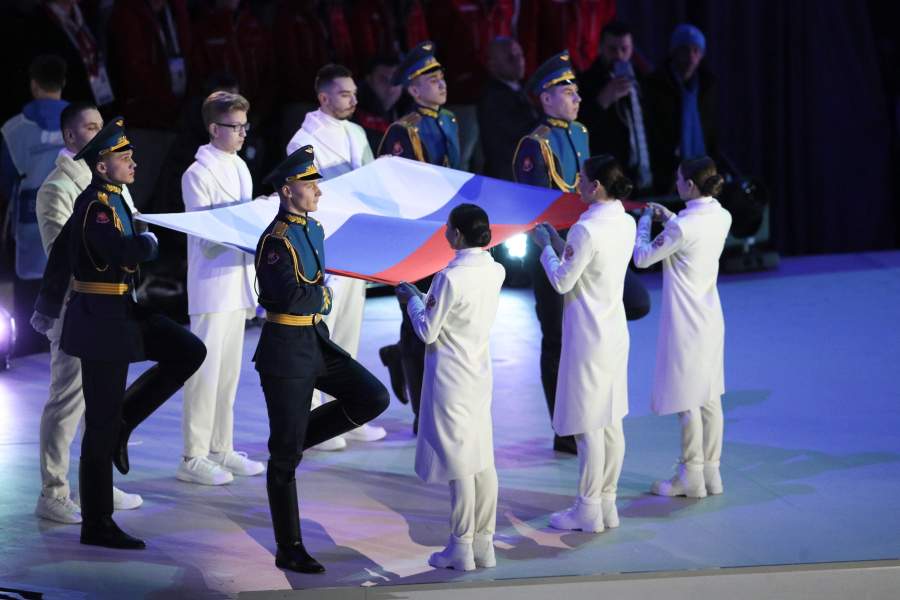Вынос флага России на церемонии открытия XXIX Всемирной зимней Универсиады 2019