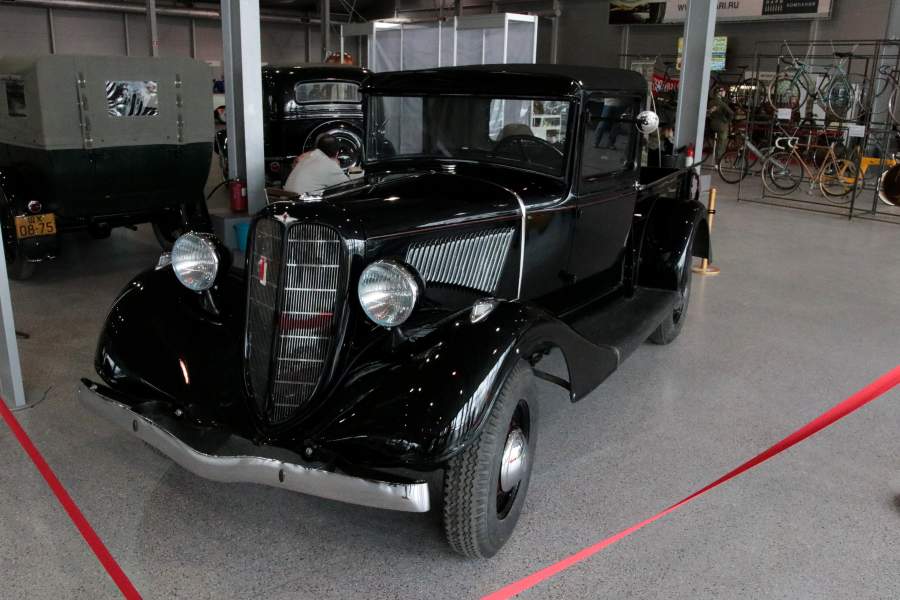  выставка старинных автомобилей Олдтаймер
