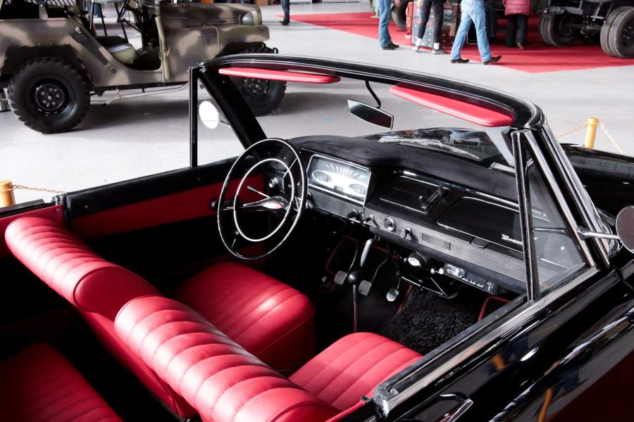  выставка старинных автомобилей Олдтаймер