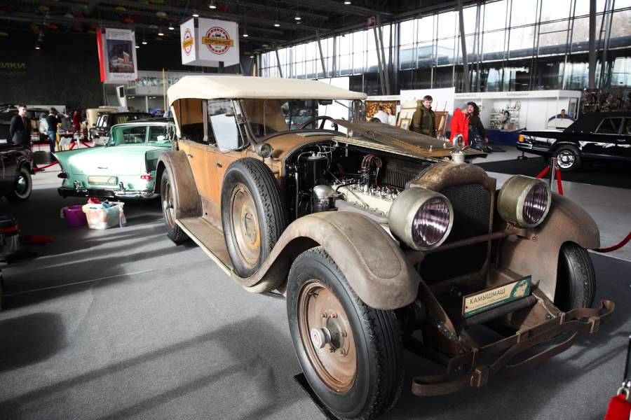  выставка старинных автомобилей Олдтаймер