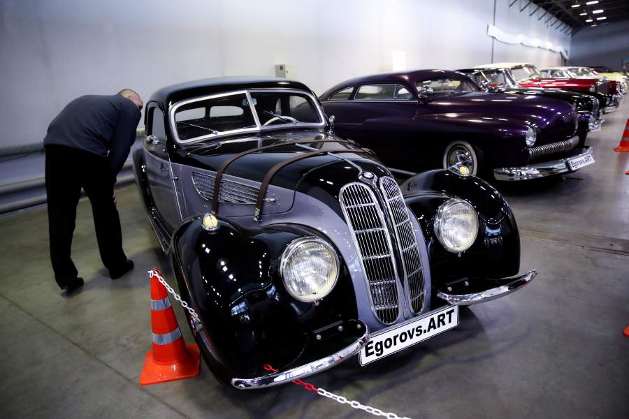  выставка старинных автомобилей Олдтаймер