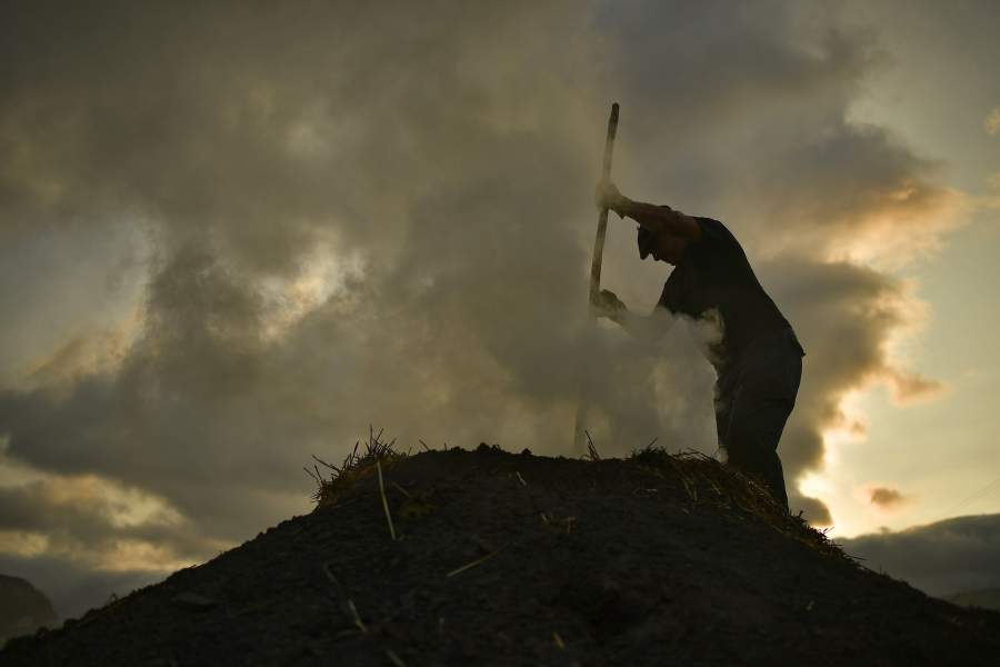 Традиционное производство древесного угля на севере Испании