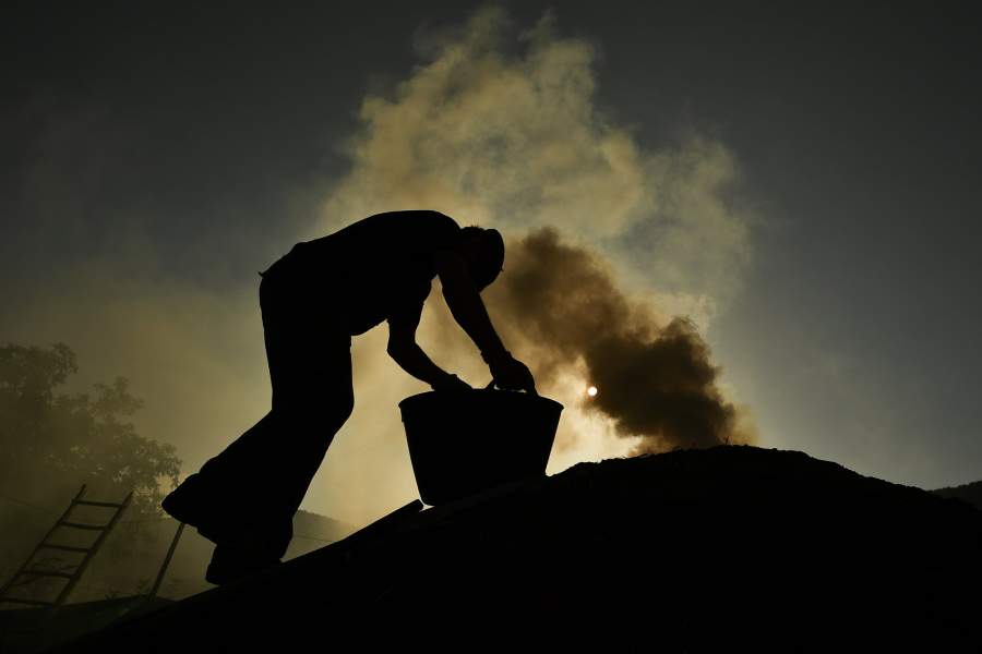 Традиционное производство древесного угля на севере Испании