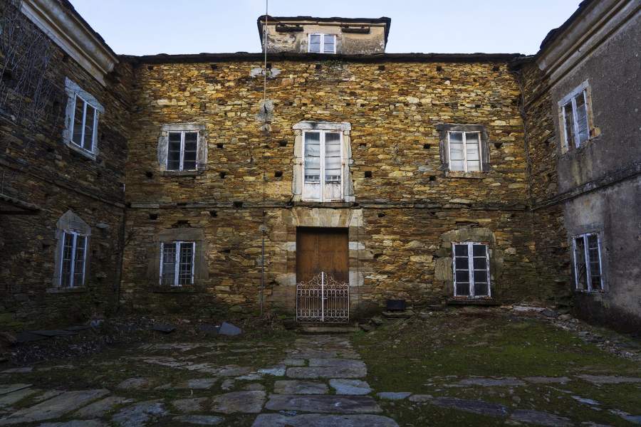 Деревни на продажу в Испании