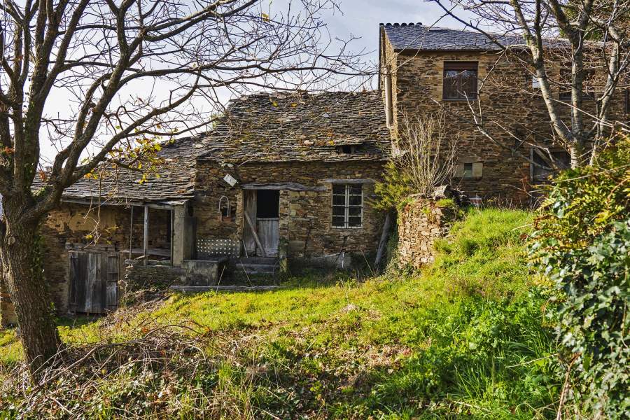 Деревни на продажу в Испании