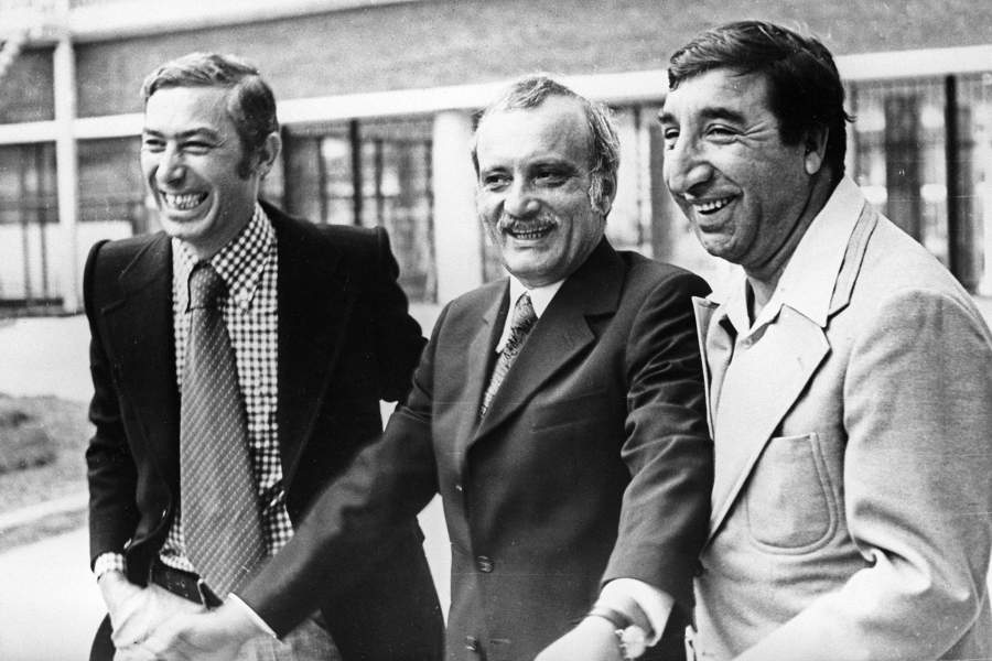 Х Московский международный кинофестиваль. Кинорежиссер, народный артист РСФСР Георгий Данелия (в центре) с исполнителями главных ролей в фильме "Мимино" заслуженным артистом Грузинской ССР Вахтангом Кикабидзе (слева) и народным артистом Армянской ССР Фрунзиком Мкртчяном