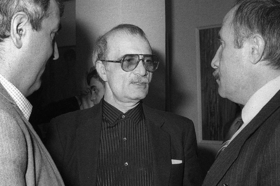 Участники пленума правления Союза кинематографистов СССР по проблемам телевизионного кино (слева направо): главный редактор киностудии "Мосфильм" Абдурахман Мамилов, заслуженный деятель искусства РСФСР, народный артист РСФСР, кинорежиссер Георгий Данелия, сценарист Эдуард Володарский