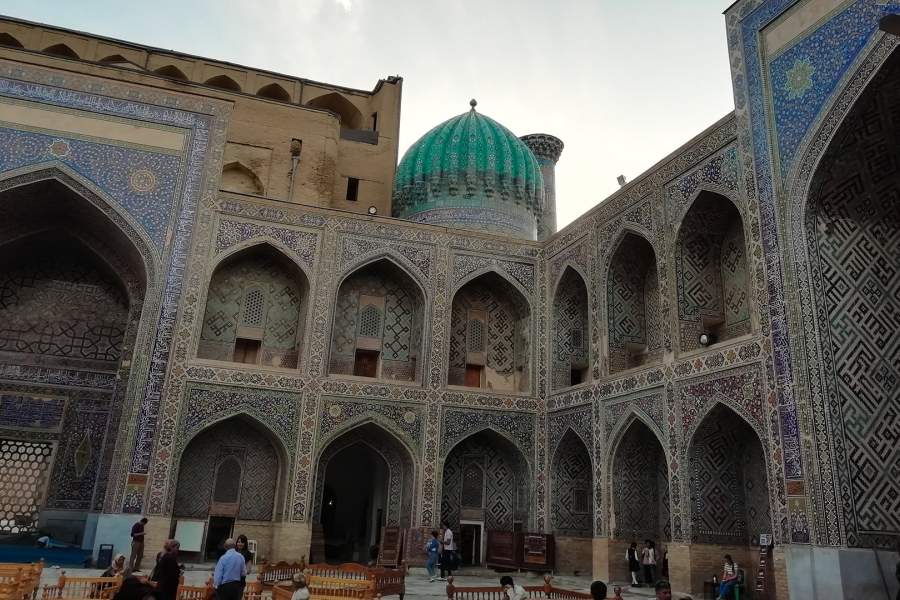 Медресе Нодир-Диван-Беги