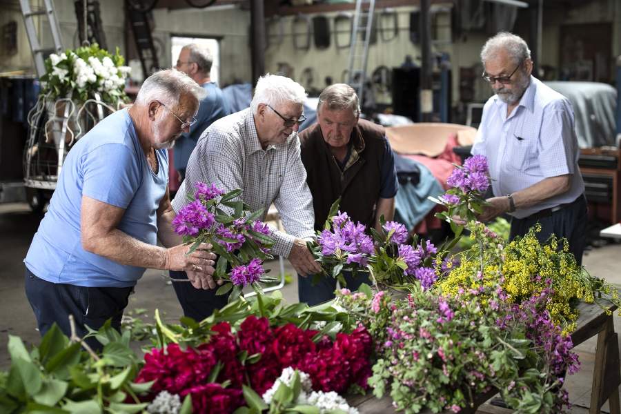 День венков в Англии город Каслтон