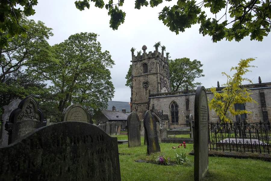 День венков в Англии город Каслтон