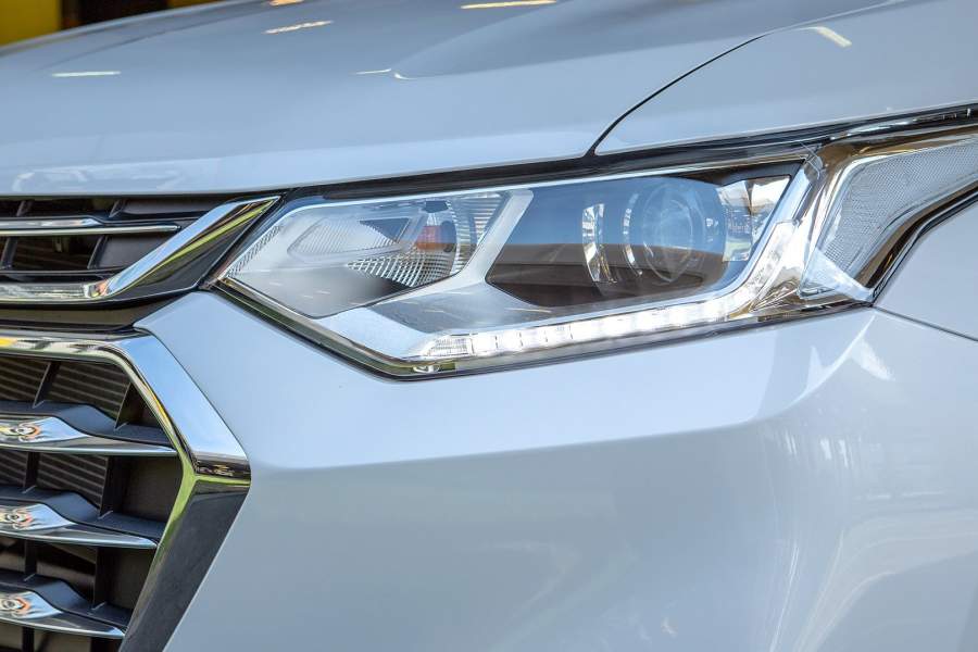 В максимальной комплектации биксеноновые фары Chevrolet переключаются автоматически с ближнего на дальний