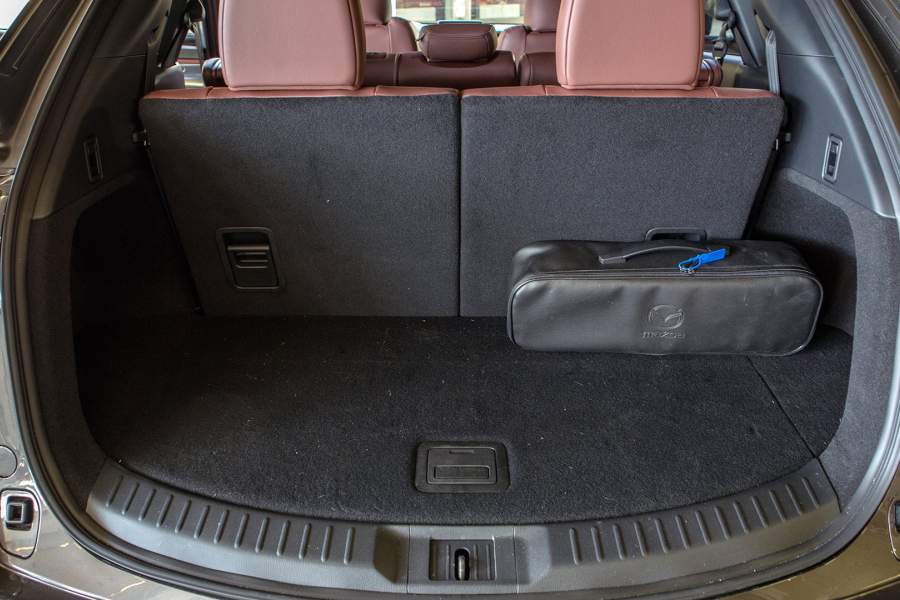 Объем багажника в 7-местном варианте — 408 л, в 5-местном — 1082 л, а в двухместном — 2016 л