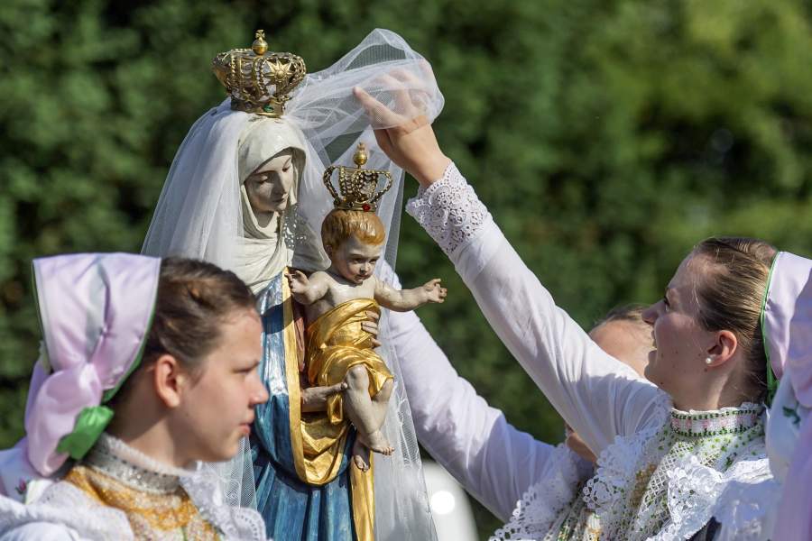 Лужицкие сербы во время крестного хода на Пятидесятницу