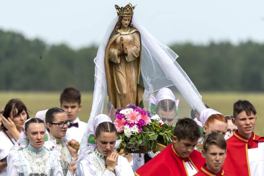 Лужицкие сербы во время крестного хода на Пятидесятницу