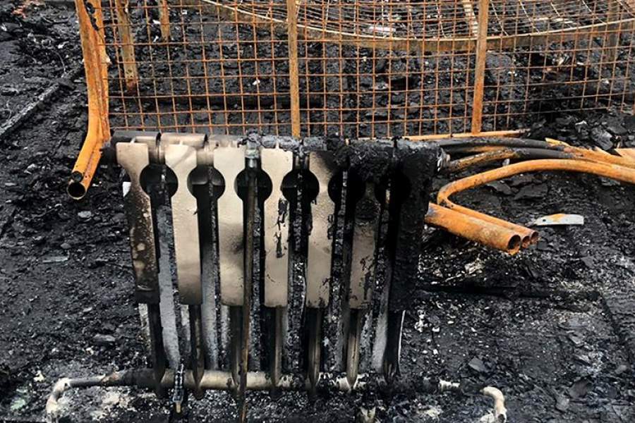 Последствия пожара в палаточном городке