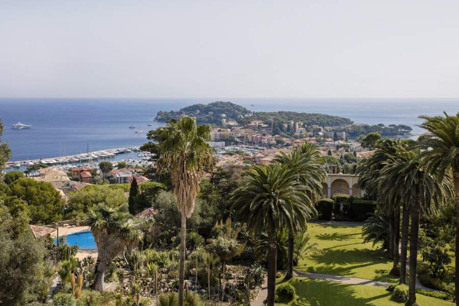 Вилла Les Cèdres