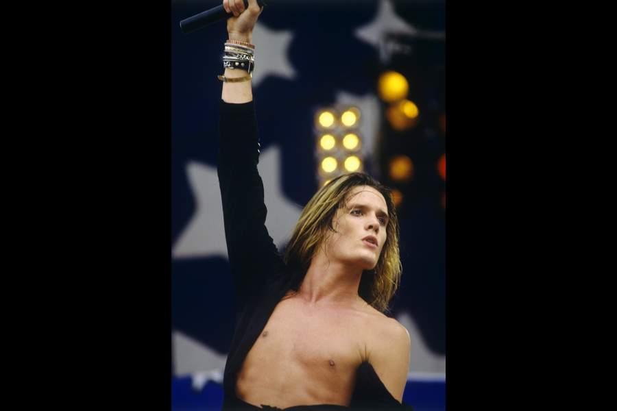 Канадско-американский вокалист Себастьян Бах