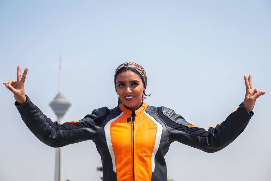 Женщина-байкер из Ирана